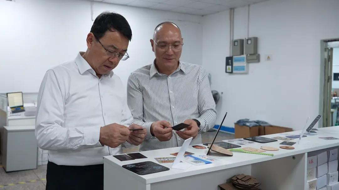 中衛(wèi)市委常委海原縣胡斌書(shū)記帶隊(duì)赴深圳卡立方集團(tuán)對(duì)接定點(diǎn)幫扶工作并開(kāi)展招商考察