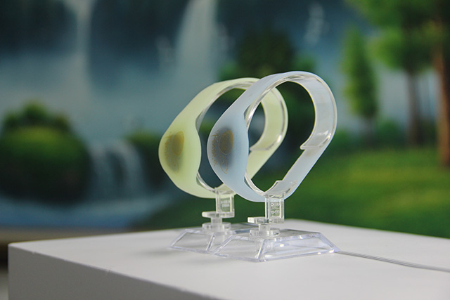 多彩時(shí)尚的織嘜腕帶染色工藝