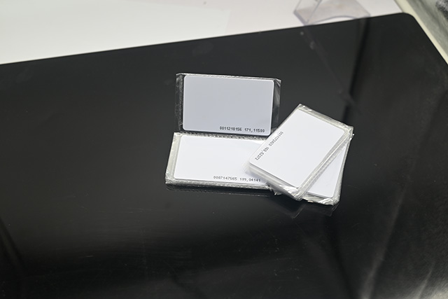 如何利用美發(fā)會員卡來留住顧客呢？