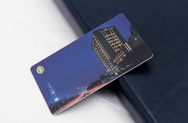 讓顧客辦理會員卡的目的，是吸引新顧客