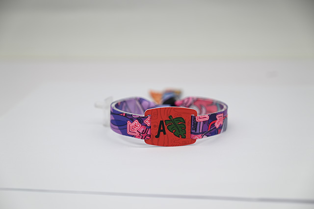 餐飲店會(huì)員儲(chǔ)值卡怎么設(shè)計(jì)，鑰匙扣卡背面文字怎么寫？